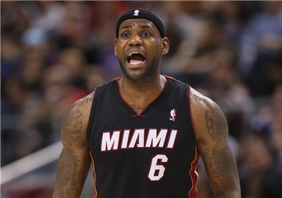 جیمز در انتظار قرارداد ۳۰۰ میلیون دلاری!