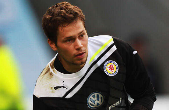 اینتراخت برانشوایگ به دنبال تمدید قرارداد دنیل داوری